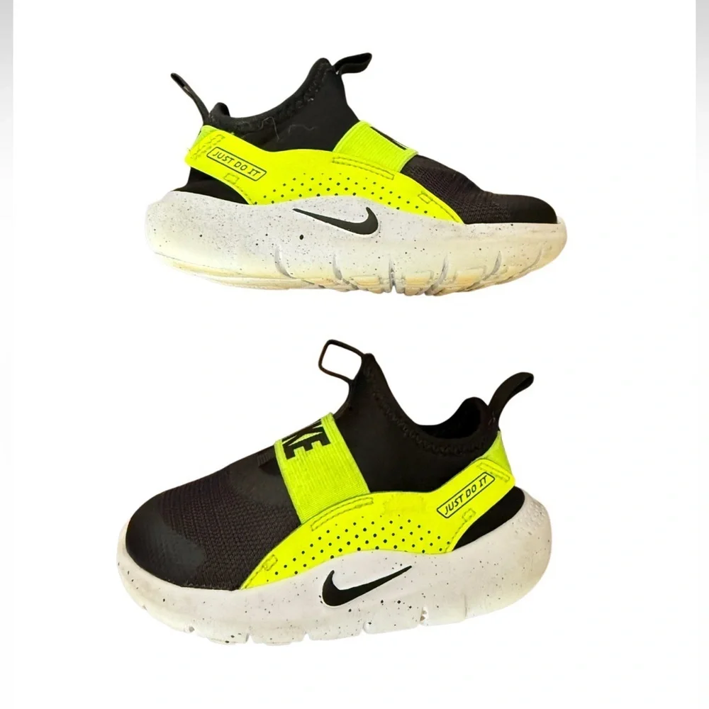 Nike Flex Runner 4 Kids Black and Bright Yellow Sneakers-Size 7